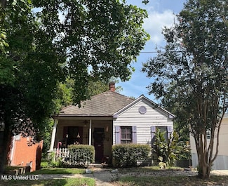 2413 Cherry St, Vicksburg, MS 39180