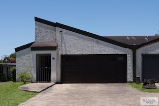 62 Waterfront Dr, Brownsville, TX 78520