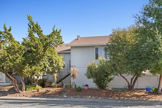 6440 Country Club Dr, Rohnert Park, CA 94928