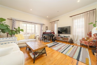 66-19 Commonwealth Blvd, Little Neck, NY 11362