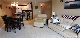 72 Park Pool Dr Unit 3A, Kaiser, MO 65047
