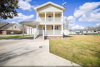 912 Bayou Dr, Pierre Part, LA 70339