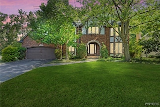 81 Plumwood Ct, East Amherst, NY 14051