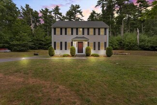 18 Blackmore Pond Rd, West Wareham, MA 02576