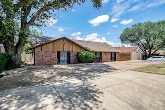 2862 Southpark Ln, Fort Worth, TX 76133