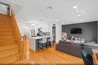 307 4th St Unit 2, Jersey City, NJ 07302