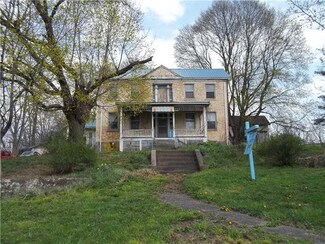 499 Carlton Dr, Bentleyville, PA 15314