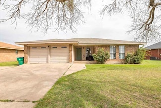 702 W Clara Ave, Iowa Park, TX 76367