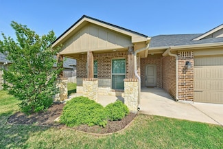 2401 Southridge Ln, Sherman, TX 75092