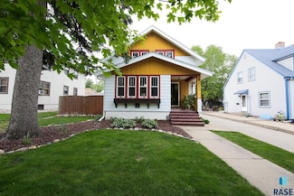823 S 2nd Ave, Sioux Falls, SD 57104