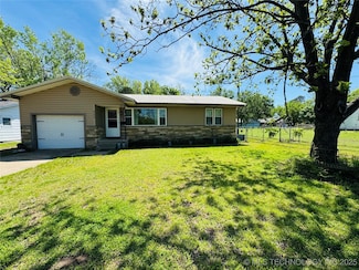 503 NW 2nd St, Checotah, OK 74426