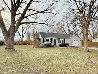 42W515 Star Ln, Sugar Grove, IL 60554