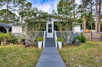 168 21st Ave, Apalachicola, FL 32320