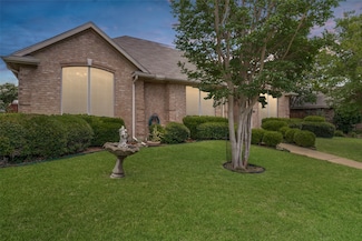 7717 Straits Dr, Rowlett, TX 75088