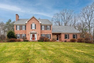 4 Rosewell Rd, Bedford, NH 03110