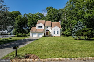 9 Jessica Ct, Lake Hopatcong, NJ 07849