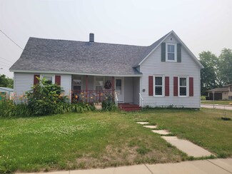 814 S Hickory St, Mauston, WI 53948