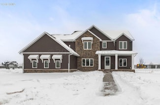 2836 River's Bend Dr E, West Fargo, ND 58078