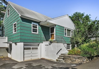 46 Soundview Ave, Norwalk, CT 06854