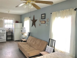 4025 Avenue R, Galveston, TX 77550