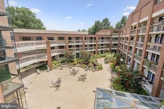 1951 Sagewood Ln Unit 311, Reston, VA 20191