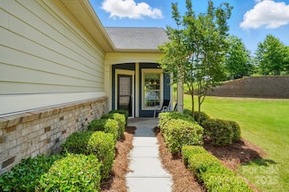 258 Cherrytree Dr, Fort Mill, SC 29715