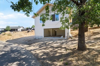 416 SE Grandview Ave Unit B, Grants Pass, OR 97527