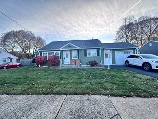 31 Dunstable St, Lawrence, MA 01843