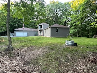 5699 Sycamore Ln, Clyde, MI 48049