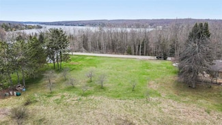 4714 Birch Ln, Petoskey, MI 49770