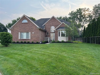 34444 Fargo St, Livonia, MI 48152