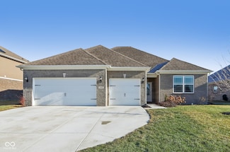 4540 W Tradwell Dr, New Palestine, IN 46163