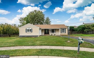 7 Tunison Ct, Wilmington, DE 19810