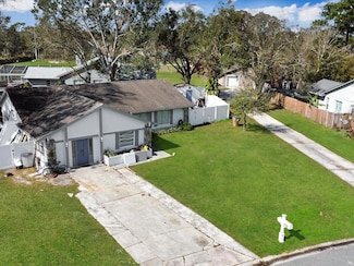 830 E Flag Ln, Kissimmee, FL 34759