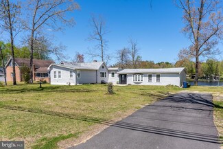 3424 Lakeside Dr, Williamstown, NJ 08094
