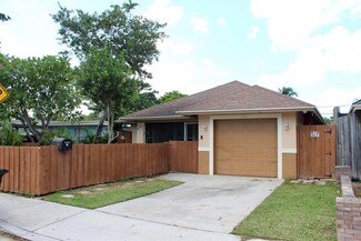 703 S A St, Lake Worth, FL 33460