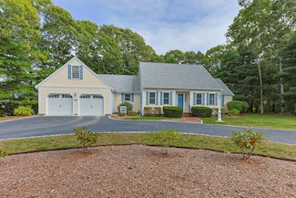 25 Sturbridge Dr, Osterville, MA 02655