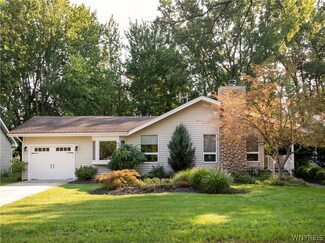 23 Inverness Cir, East Amherst, NY 14051