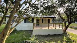 389 E Lumbermans Rd, Onalaska, TX 77360
