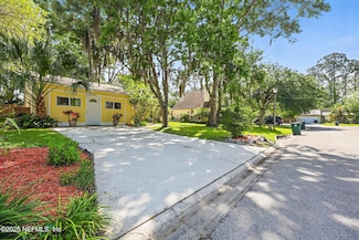 10173 Summer Pines Ct, Jacksonville, FL 32257