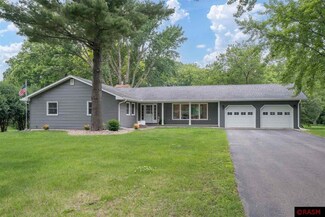 124 124 S Skyline Dr, Mankato, MN 56001
