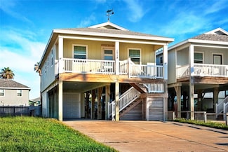 1018 S Station St, Port Aransas, TX 78373