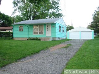 121 3rd St N, Winsted, MN 55395