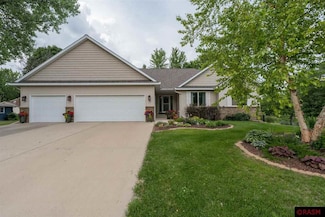 404 404 Ledlie Ln, Mankato, MN 56001