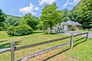 75 S Loomis St, Southwick, MA 01077