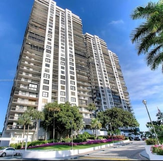 2333 Brickell Ave Unit 901, Miami, FL 33129