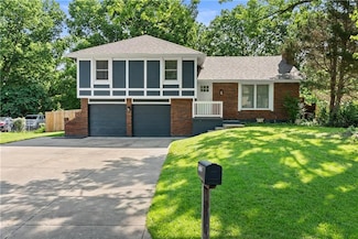 13205 Overhill Rd, Grandview, MO 64030