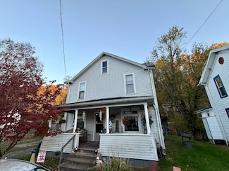 43 Carroll St, Cairo, WV 26337