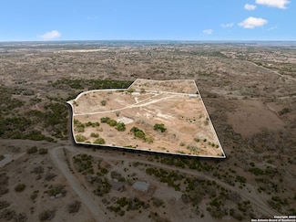 817 Usner Rd, Fredericksburg, TX 78624