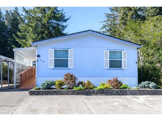 570 Shorepines Place, Coos Bay, OR 97420